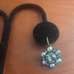 Elegant  blue Crystal Flower pierced earring